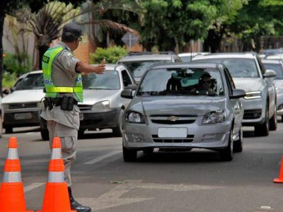 Trânsito em Goiânia: falta de seta, acidentes e a crise de educação viária