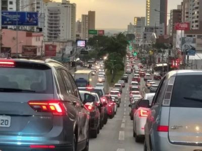 Trânsito de Goiânia pode ser mais eficiente o ano todo, diz engenheiro