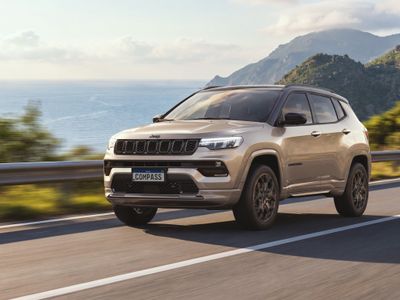 Jeep Compass 2027 chega com versões híbridas leves e preços acima de R$ 200 mil