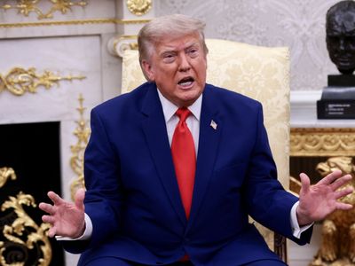 Oscilações na postura de Trump sobre Irã e geram debate sobre política externa