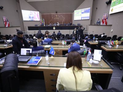 21 dos 24 deputados do Amazonas buscam reeleição em 2026