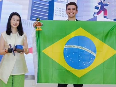 Estudante cearense de 16 anos vence olimpíada internacional de economia na China