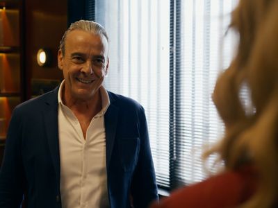 Pilar confronta Ulisses após descobrir venda de sociedade na joalheria