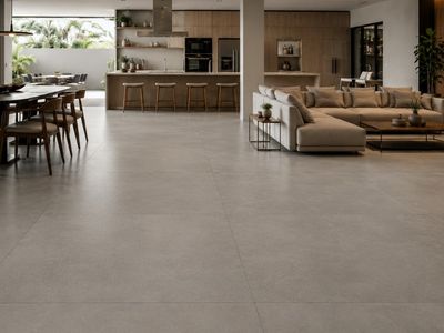 Porcelanatos de grande formato ganham espaço em obras e reformas na capital
