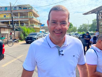 Dr. Furlan caminha por bairros da Zona Sul de Macapá em agenda de campanha