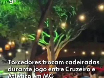 Briga entre torcedores de Atlético e Cruzeiro tem cadeiradas em bar de Ipatinga