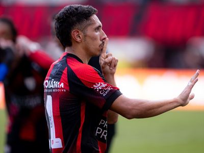 Atlético-GO segura vaga no G-6 após empate com Sport e tropeço do CRB
