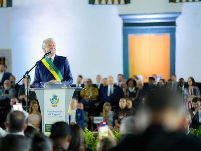 Diretores do CEIA da UFG recebem Ordem do Mérito Anhanguera por polo de IA em Goiás