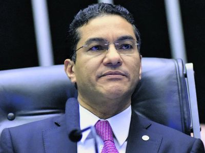 Republicanos negam acordo com Flávio Bolsonaro e mantêm neutralidade em 2026