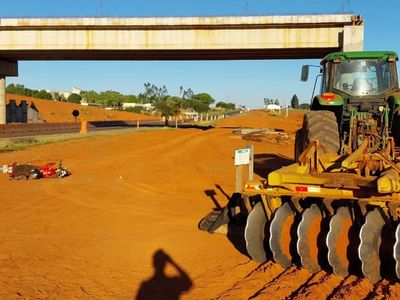 Motociclista de 15 anos morre ao colidir com trator na SP-284 em Martinópolis