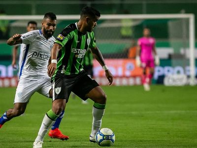 Goiás cai diante do América-MG e Mozart conhece primeira derrota na Série B