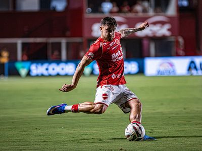 Vila Nova recebe Juventude no OBA lotado em confronto direto pelo acesso