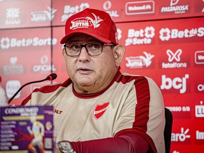Vila Nova vence Londrina e assume liderança isolada da Série B