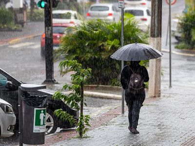 Santa Catarina sob alerta de temporais após fim de semana de calor intenso