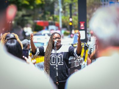 Cantora de pagode gospel supera 15 anos de vício no crack