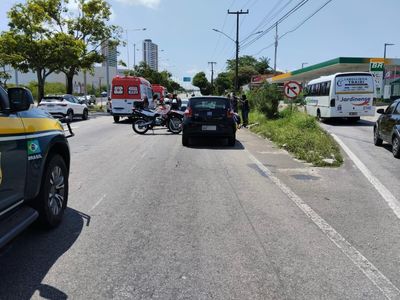Passageira de moto morre em colisão com carro na BR-101 em Natal