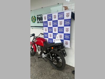Homem preso por empinar moto em avenida de Campos dos Goytacazes; vídeo circula