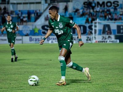 Goiás busca atacante para Série A