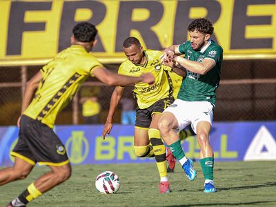 Mozart culpa primeiros minutos por derrota do Goiás no campeonato