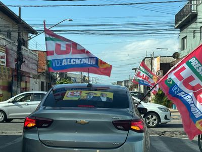 Carreata de apoio a Lula reúne manifestantes em Suzano