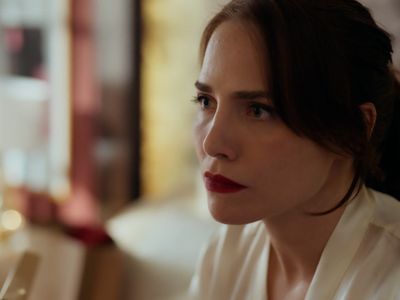 Adriana prepara visual para noite de vingança em Quem Ama Cuida