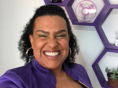 Bióloga explica por que choramos ao cortar cebola e viraliza nas redes