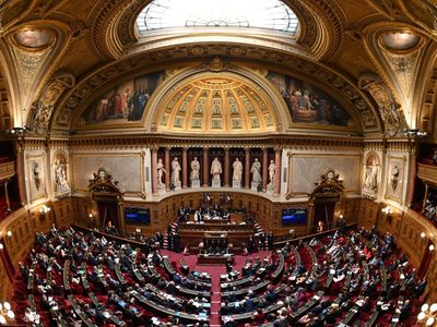 Extrema direita quadruplica cadeiras no Senado francês e atinge recorde histórico