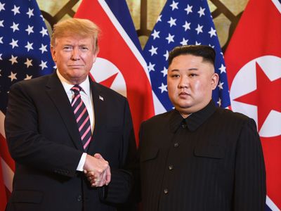 Trump busca encontro com Kim Jong-un durante cúpula da APEC em novembro