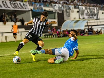 Grêmio contrata lateral-direito do Goiás