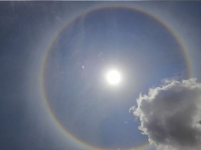 Halo solar colorido é registrado no interior do Tocantins