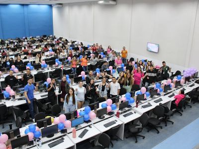 Jovens com diploma enfrentam subemprego nos EUA