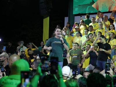 Flávio Bolsonaro acusa governo de usar PF para perseguir oposição e interferir em eleições