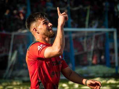 Atlético-GO vence Criciúma em Goiânia e entra no G6 da Série B