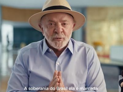 Campanha de Lula ataca família Bolsonaro e cita tarifaço dos EUA em propaganda de TV