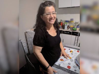Marido denuncia negligência médica após morte de esposa em espera por transferência