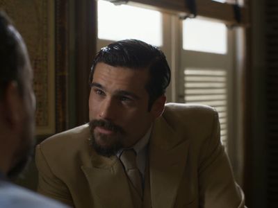 Mirinho suborna funcionário para destruir testamento do pai em novela da Globo