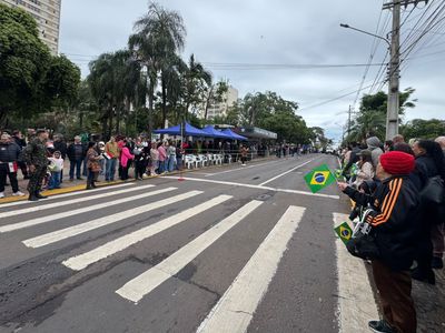 Desfile de 7 de setembro reúne escoteiros, PM e Forças Armadas em Presidente Prudente