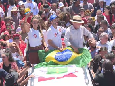 Leandro Grass e Lula caminham em Ceilândia para fortalecer PT no DF