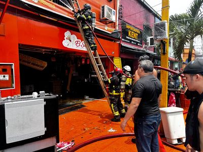 Incendio em cozinha de restaurante provoca incêndio em dois prédios no Centro de Manaus