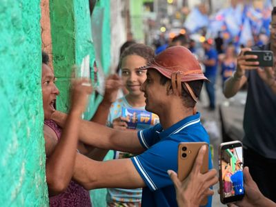 Allyson Bezerra promete ampliar terapias para autistas em caminhada no Igapó