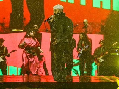 BaianaSystem celebra cultura popular no Palco Sunset do Rock in Rio sob chuva forte