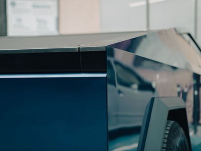 Cybertruck da Tesla é flagrado circulando em vias de Goiás
