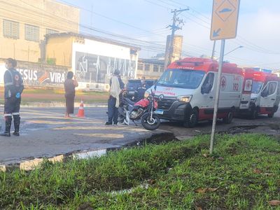 Motociclista de 26 anos morre em colisão com carro em Itaquaquecetuba; motorista foge