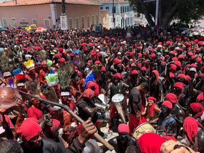 Lambe-Sujos e Caboclinhos tomam ruas de Laranjeiras com cores e ancestralidade