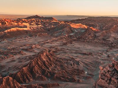 Deserto de Atacama: O Destino de Roupas Velhas
