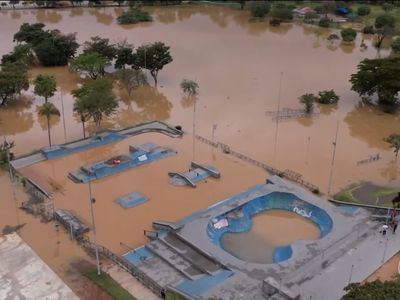 Chuvas intensas deixam duas pessoas desaparecidas e interditam vias em São Paulo