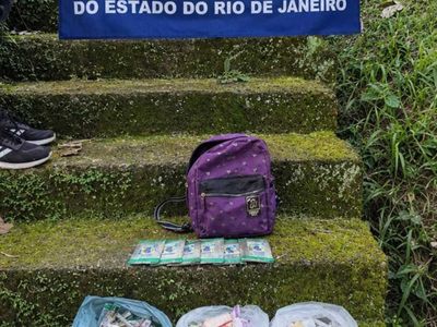 Jovem de 23 anos é preso com drogas em Angra dos Reis