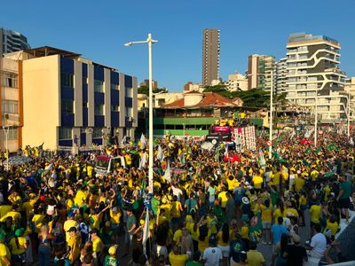 Flávio Bolsonaro recebe título de cidadão soteropolitano e promete concluir ponte Salvador-Itaparica