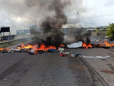Protestos em Recife cobram auxílio após chuvas; Goiás enfrenta risco sem plano claro