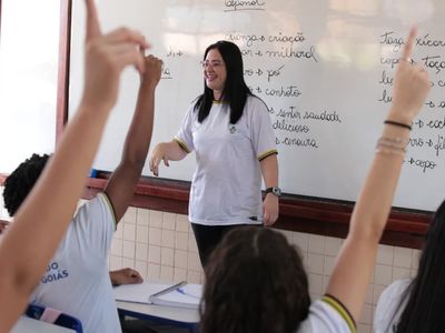 Progressão na carreira beneficia 1.997 professores da rede estadual de Goiás